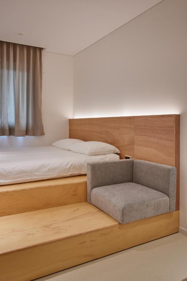 Mangrove Sinseol Hotel Seoul Bagian luar foto