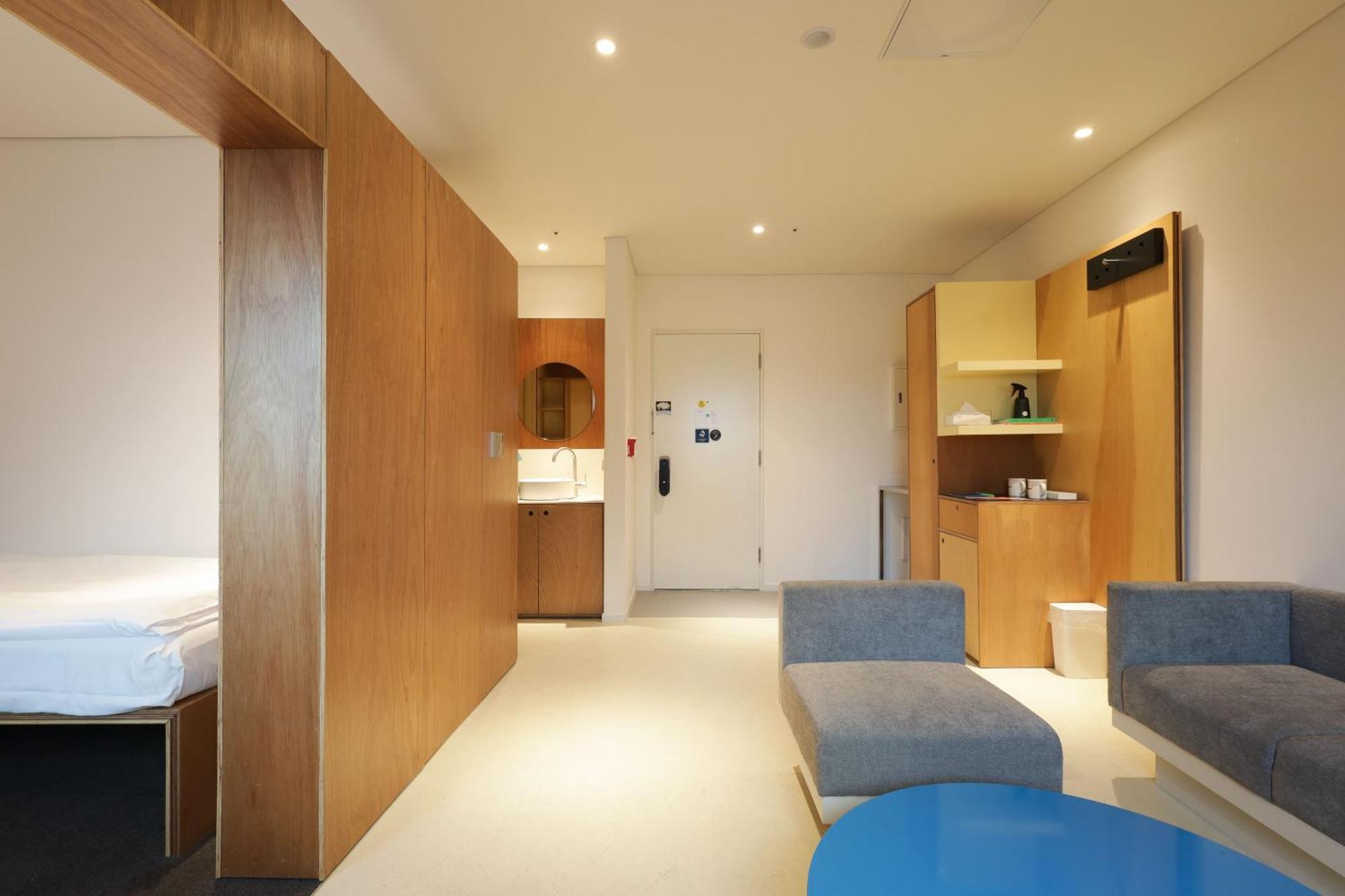 Mangrove Sinseol Hotel Seoul Bagian luar foto