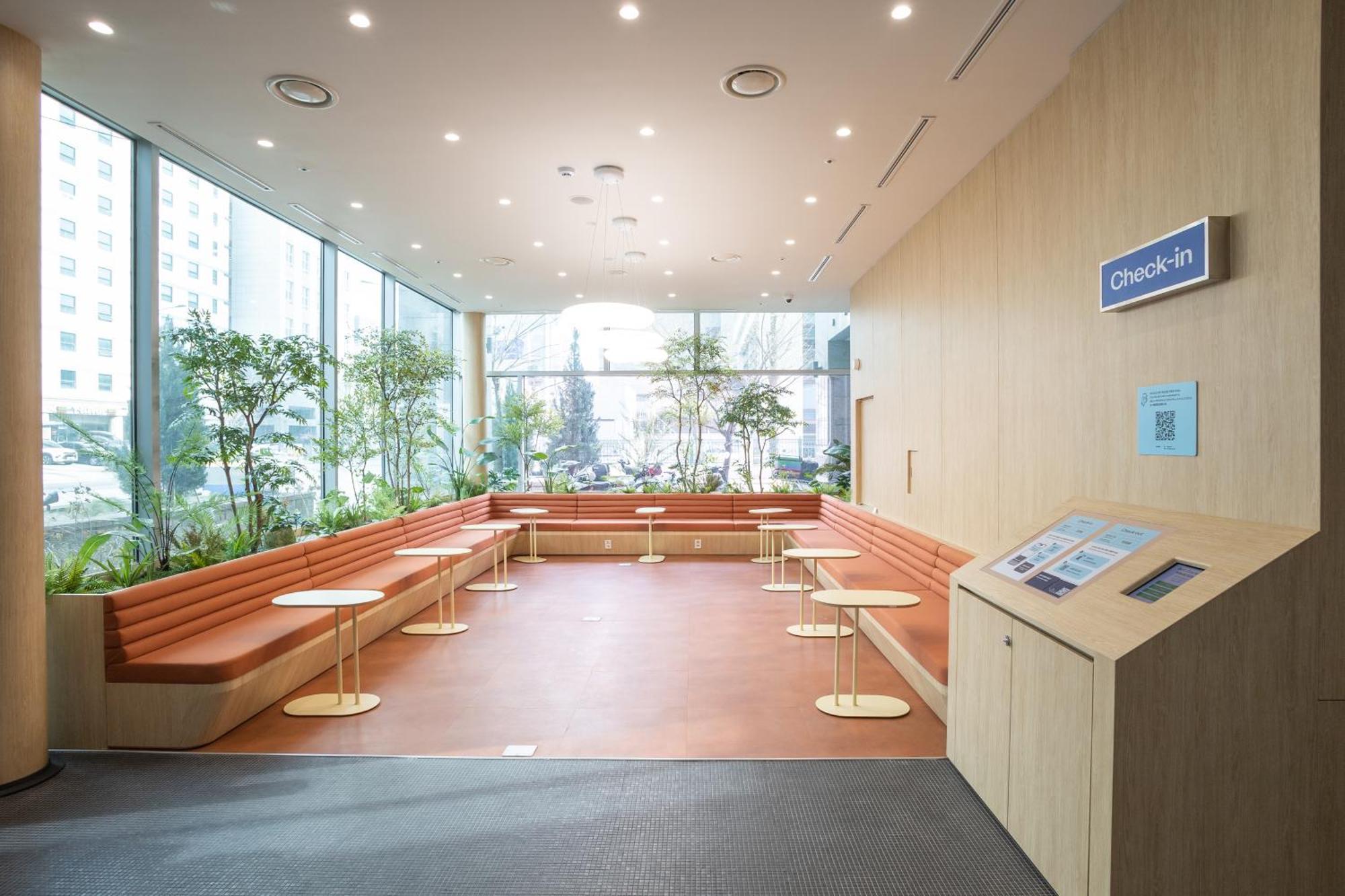 Mangrove Sinseol Hotel Seoul Bagian luar foto